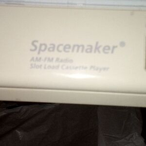 GE Spacemaker am/FM Cassette player radio stereo under cabinet